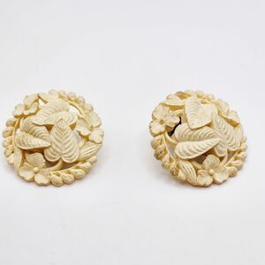 50's Vintage Large Celluloid Cream Carved Leaves Clip On Earrings Round Light